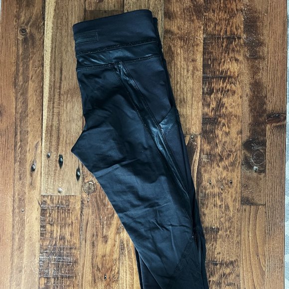 Lululemon Back Leggings - Picture 4 of 7